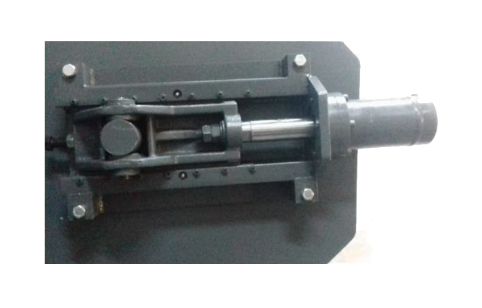 Hydraulic Blade Tensioning Image